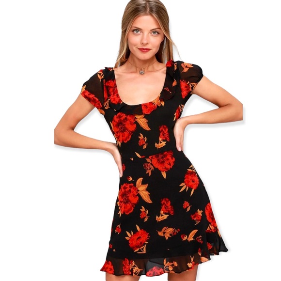 Lulus Dresses & Skirts - NWT LULUS Isla Mujeres Red and Black Floral Print Ruffled Dress Size Large
